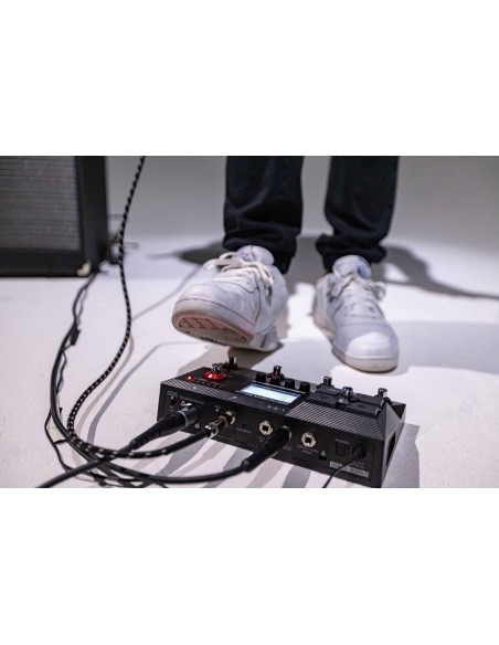 ZOOM B2 FOUR 