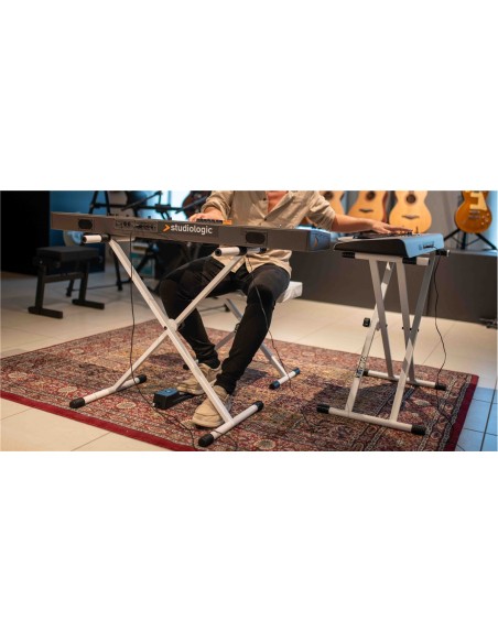 T10-WH "X" Keyboard Stand