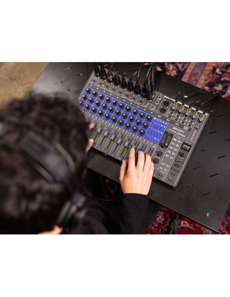 ZOOM LiveTrak L12next 